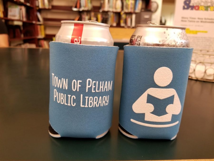 Adults get library drink
koozies for signing up for the reading game.