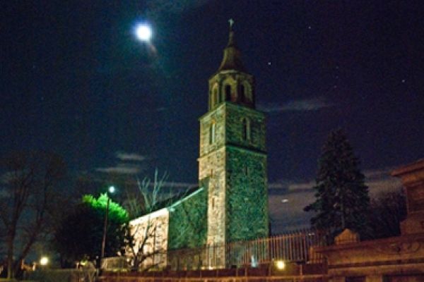 St. Pauls Church at night.