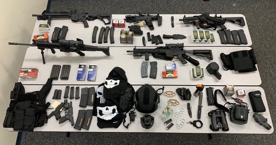 Tuckahoe+Police+displayed+weapons+found+in+alleged+suspects+car.