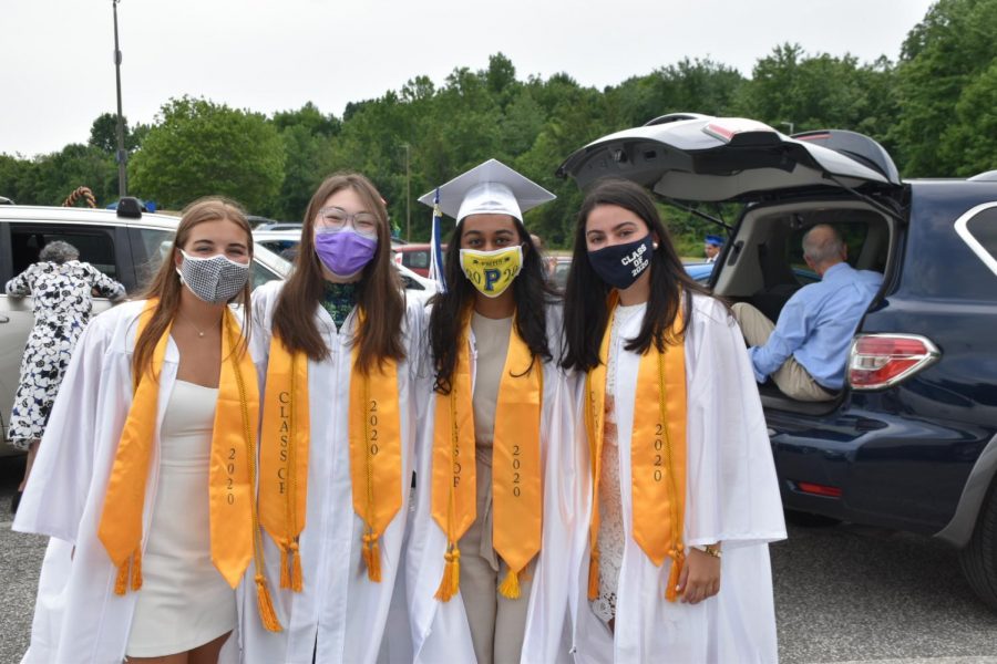 Foto Feature: Class of 2020 graduates in cars and up on the big screen