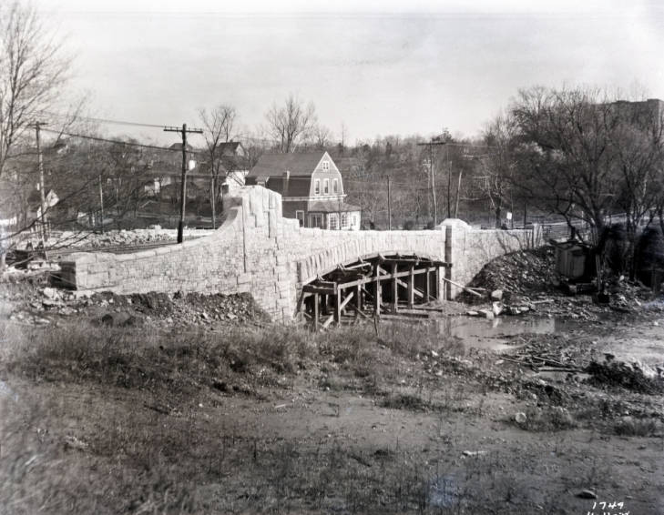East Lincoln Avenue Bridge construction on Nov. 11, 1926.