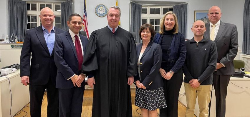 Bennett and Owen-Michaane sworn in for new two-year terms as Manor trustees