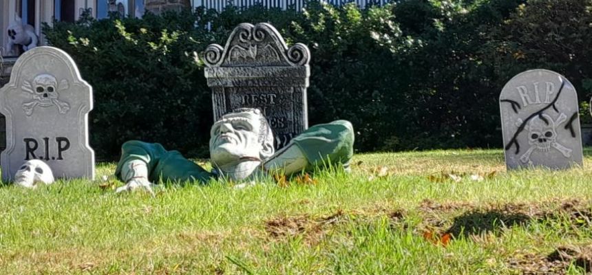 Foto Feature: Pelham yards haunted by Halloween fantasies