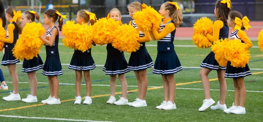 Foto Feature: Pelham Rec Cheerleaders rah-rah'd at Pelham Youth Tackle Football this season