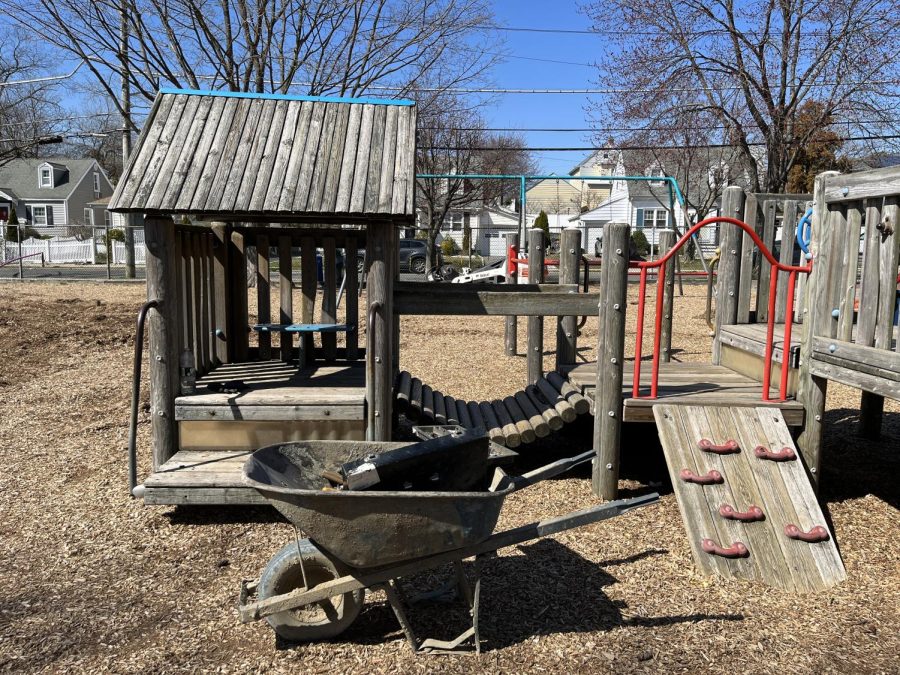 Existing+equipment+at+Juliannes+Playground+as+the+Pelham+school+district+began+this+week+installing+new+play+structures%2C+in+what+is+the+first+part+of+a+project+the+Junior+League+will+carry+forward+in+one+to+two+years.