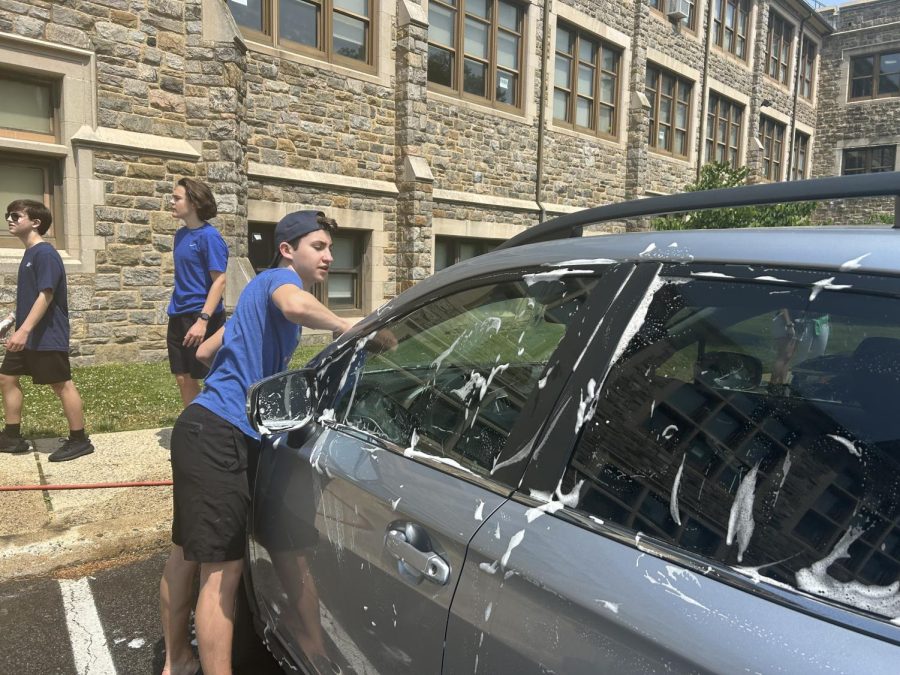 Snapshot: Car wash Saturday at PMHS to support freshmen class