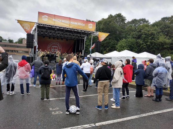 Toonerville Music Festival plays on despite rain storms, with all acts entertaining reduced crowd