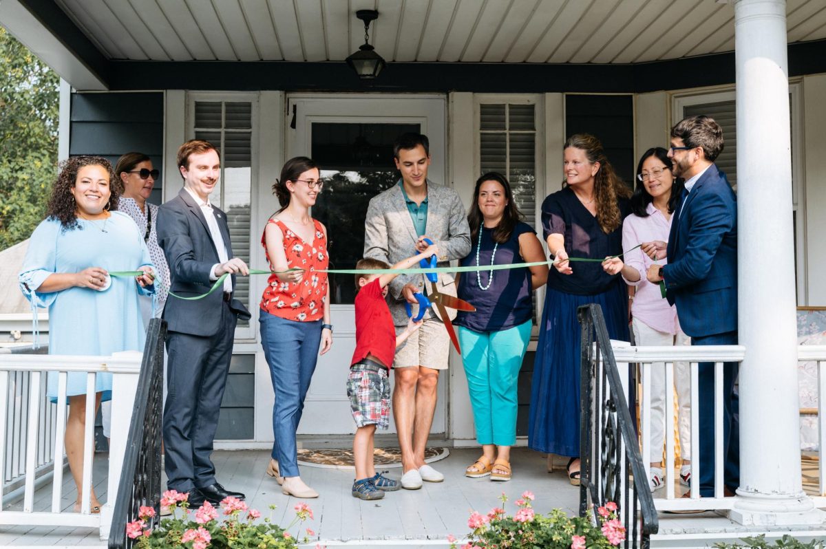 Foto Feature: Front porch ribbon cutting celebrates energy efficiency upgrades to Fraser St. house made possible by Inflation Reduction Act