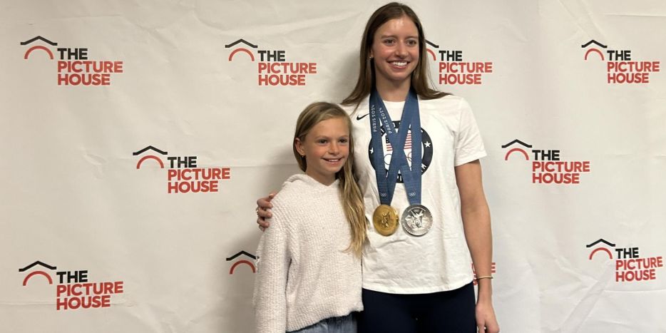 Kate Douglass Brings Her Golden Olympic Perspective And Photo Ops To Hometown Fans At Picture 